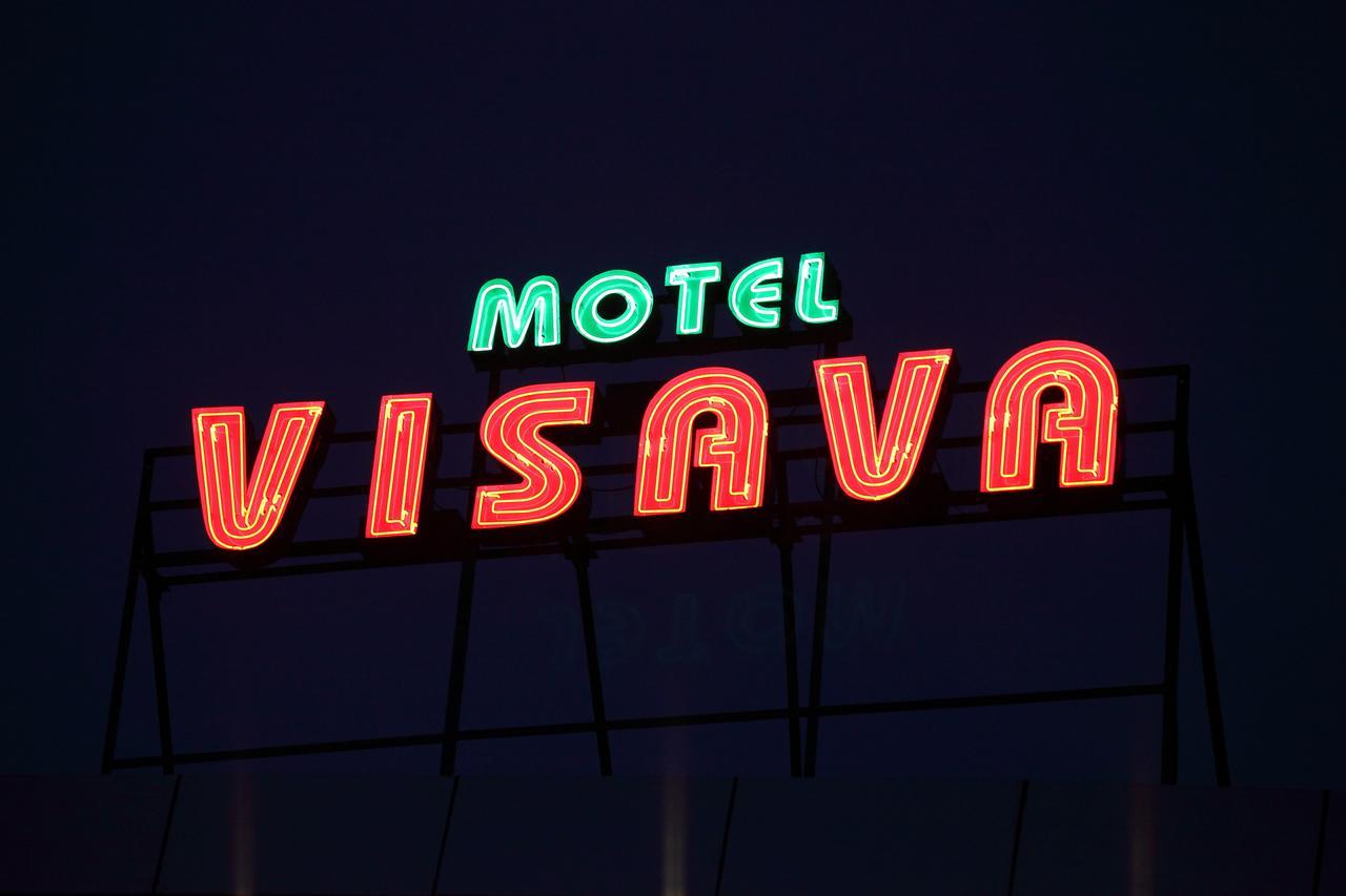 Motel Visava Mahad Bagian luar foto