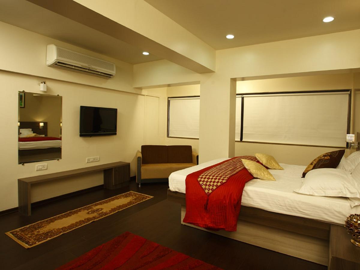 Motel Visava Mahad Ruang foto
