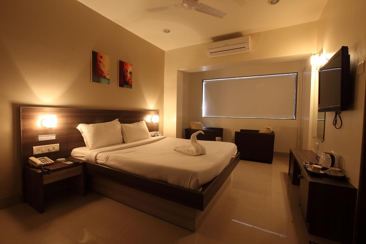 Motel Visava Mahad Ruang foto
