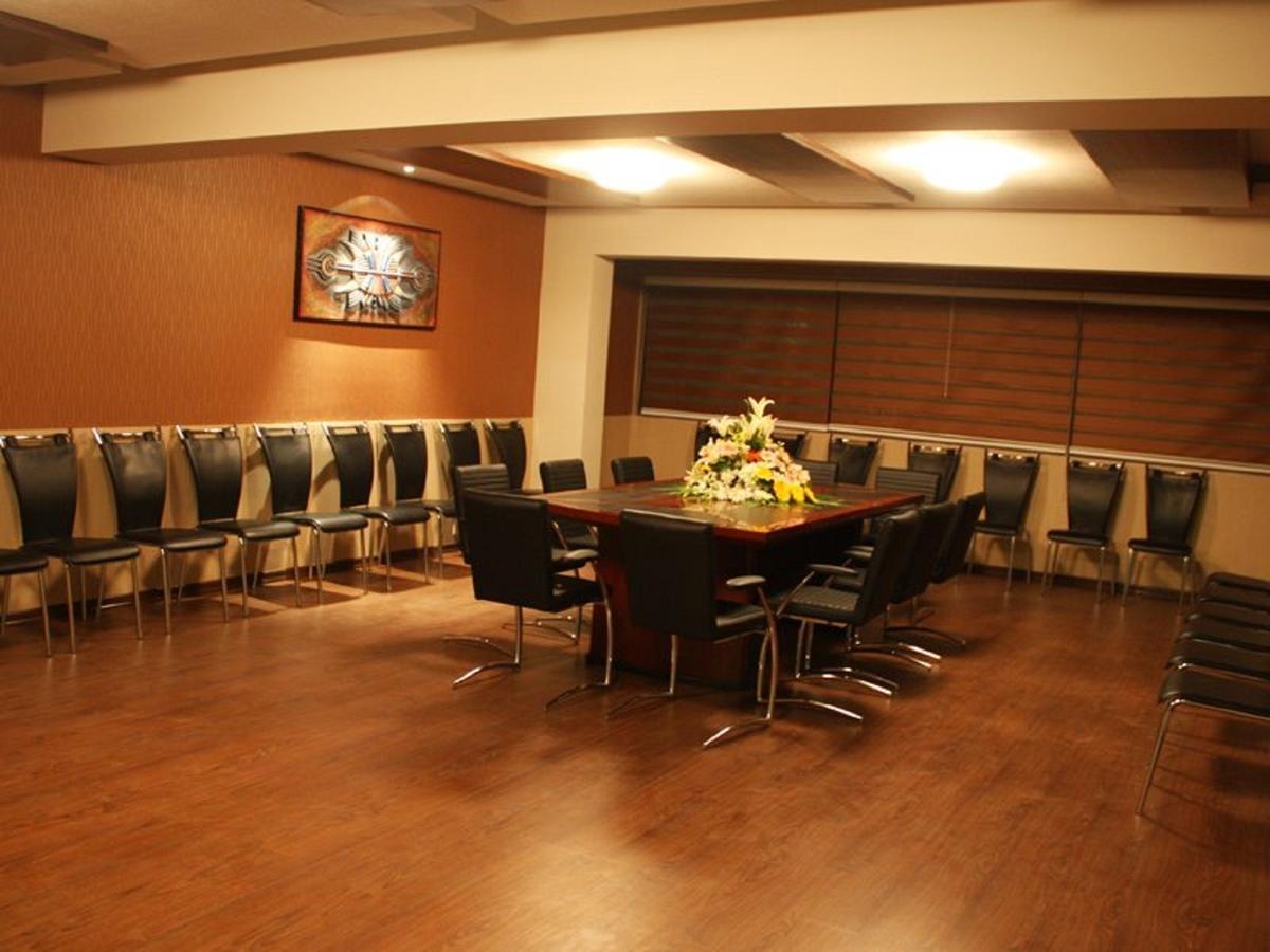 Motel Visava Mahad Bagian luar foto