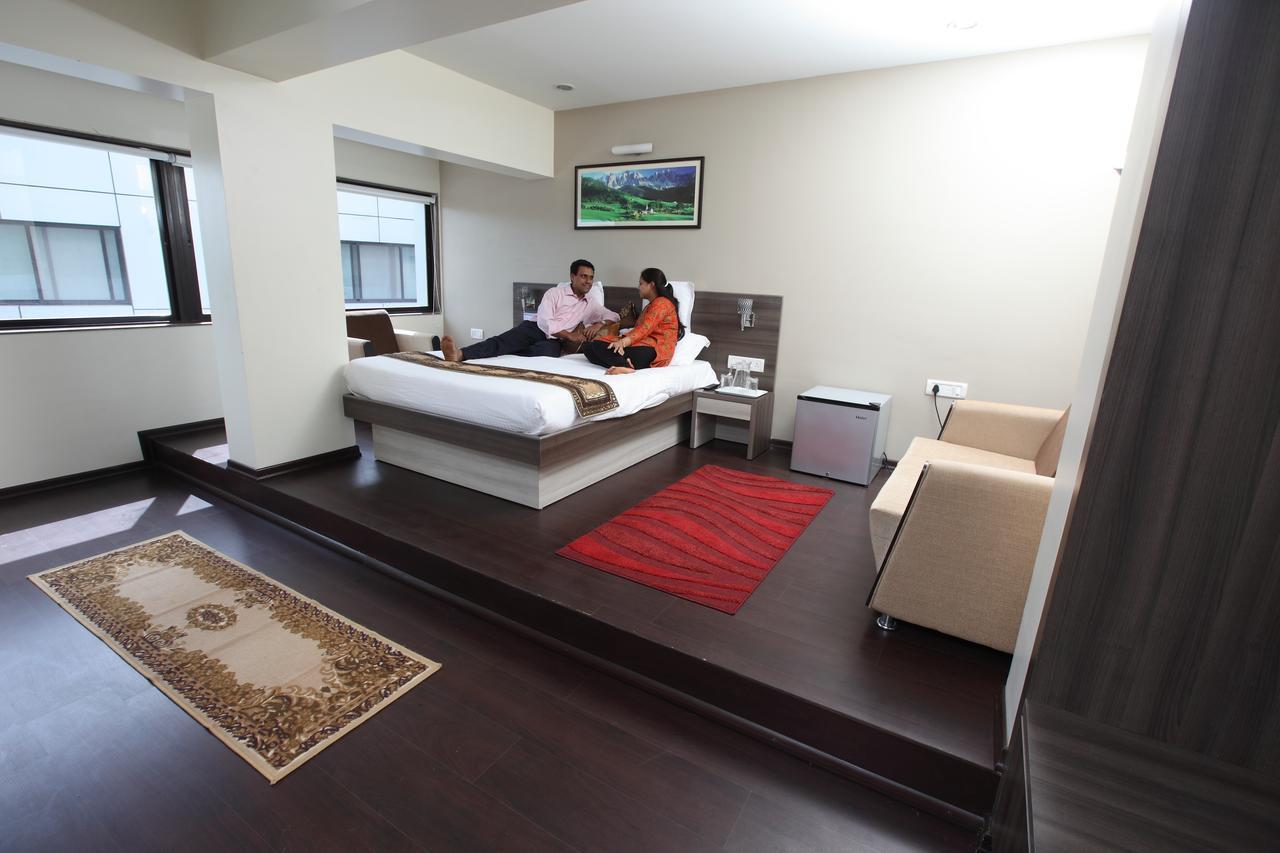 Motel Visava Mahad Ruang foto
