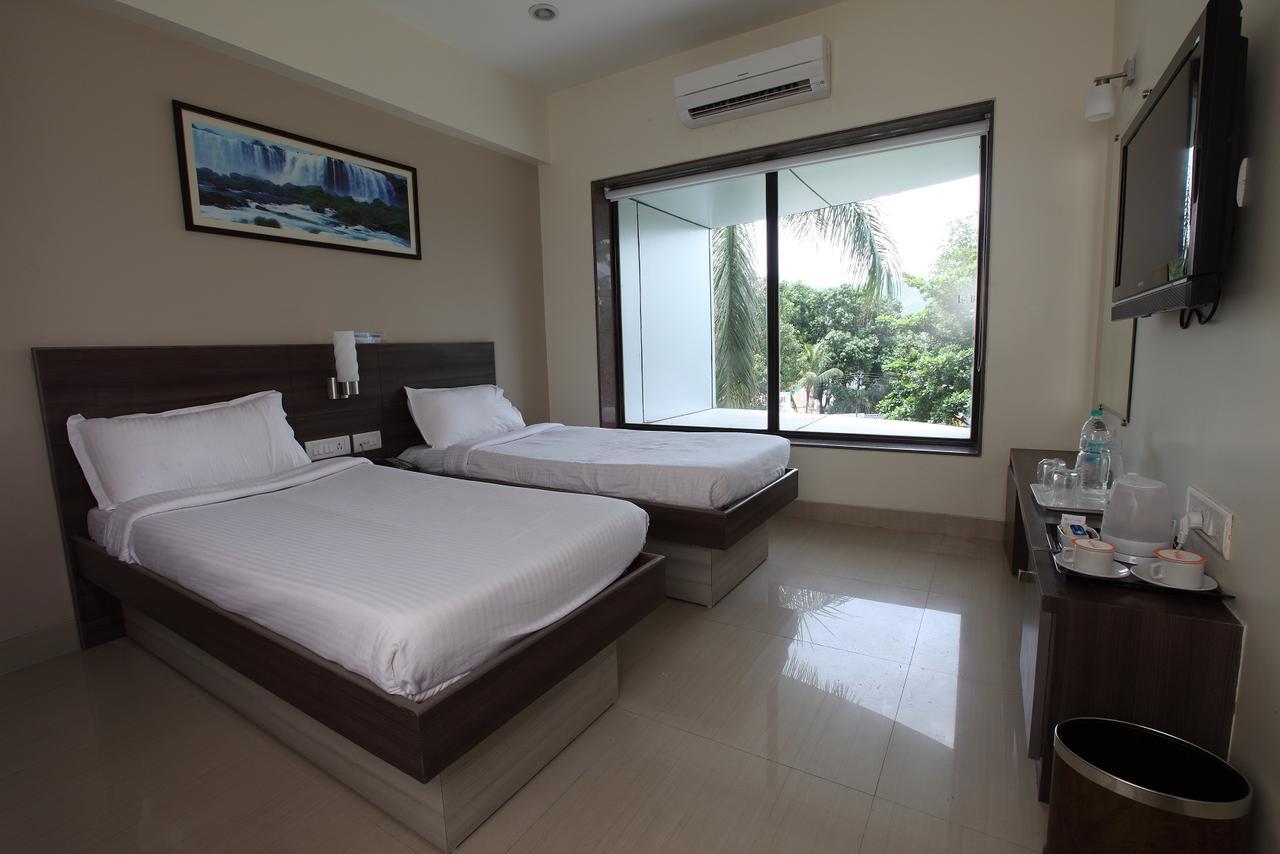 Motel Visava Mahad Bagian luar foto